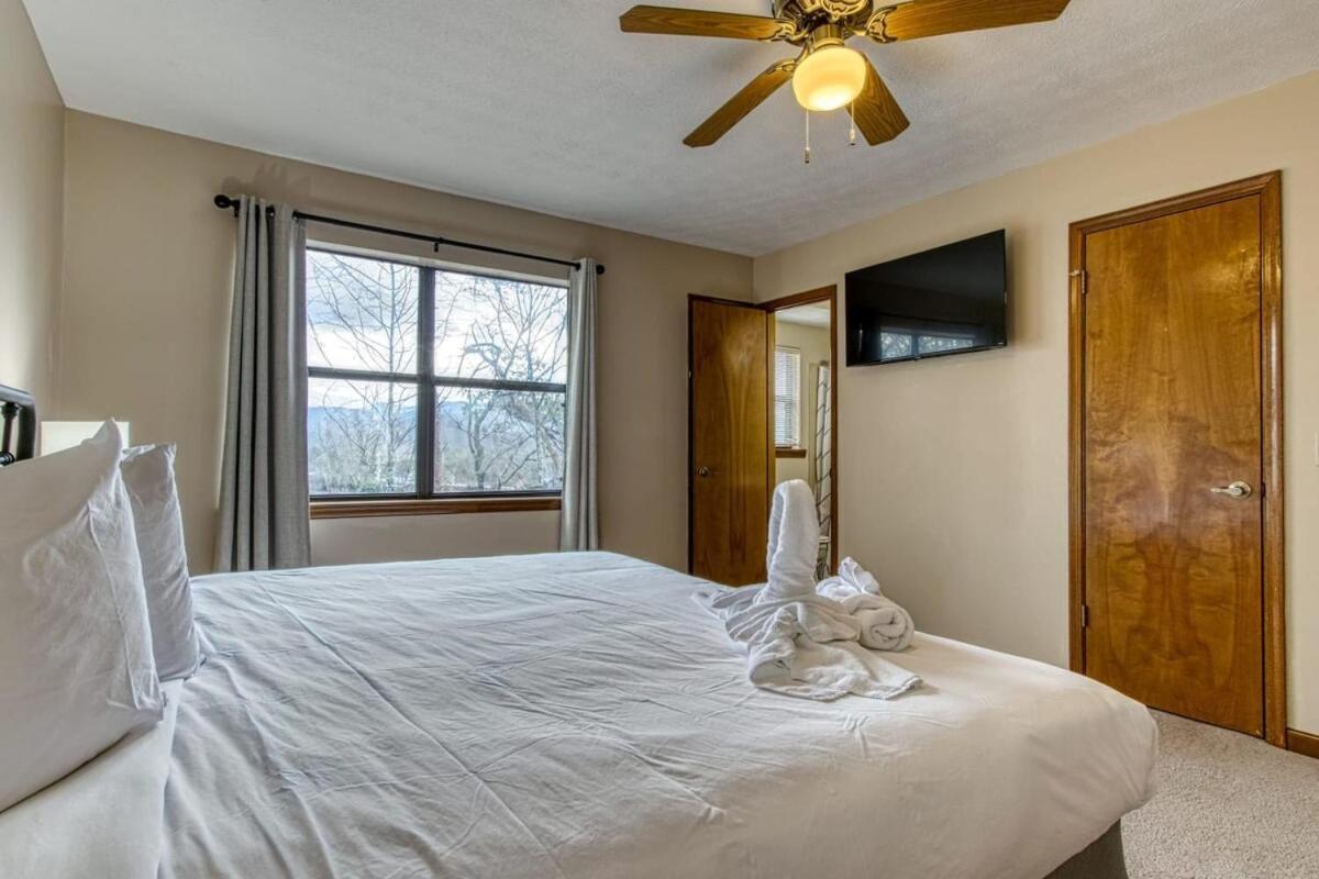 Pinecrest Townhomes-1King-2Queen Unit-Updated Піджен-Фордж Екстер'єр фото
