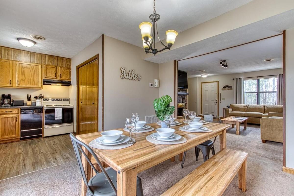 Pinecrest Townhomes-1King-2Queen Unit-Updated Піджен-Фордж Екстер'єр фото